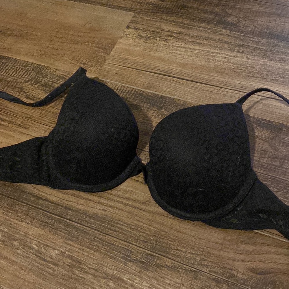Victoria’s Secret 34B push up bra